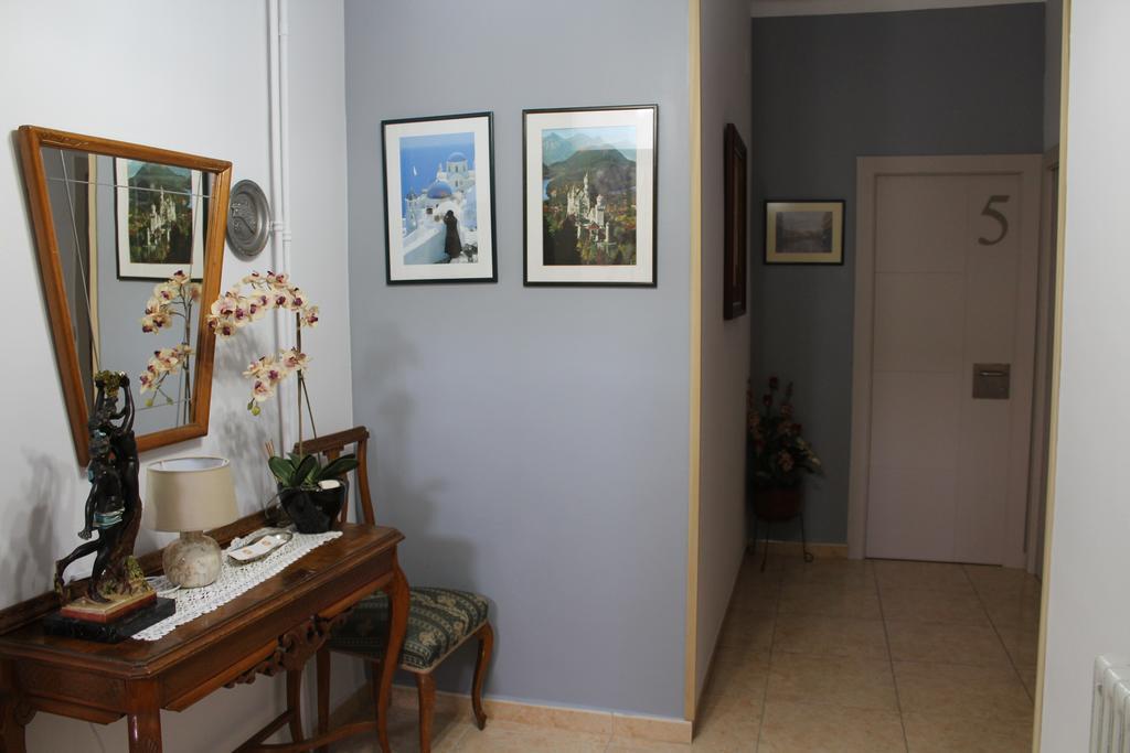 Hostal Montserrat Tona Zewnętrze zdjęcie