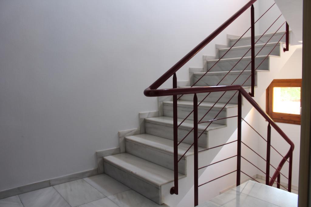 Hostal Montserrat Tona Zewnętrze zdjęcie
