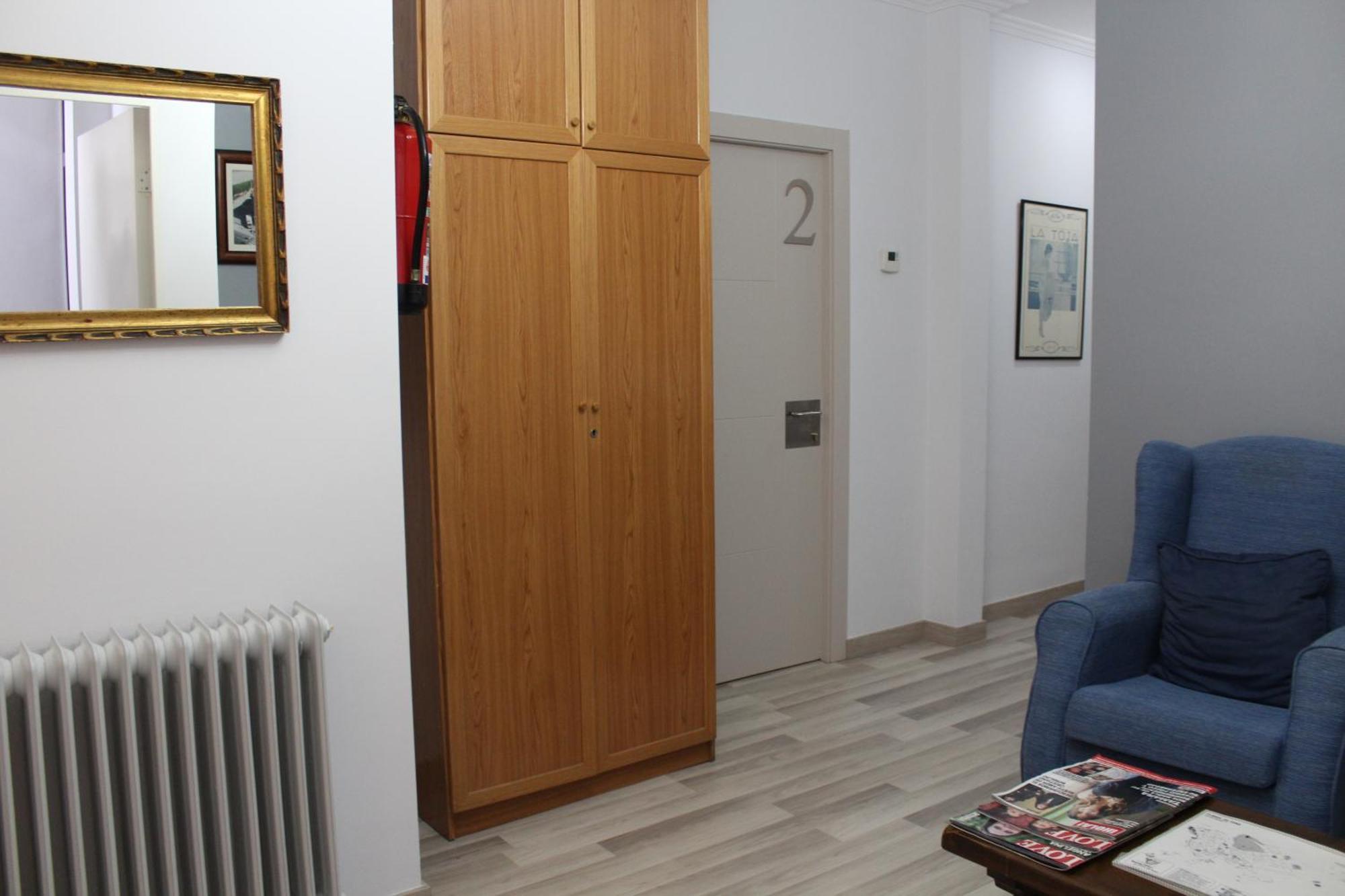 Hostal Montserrat Tona Zewnętrze zdjęcie