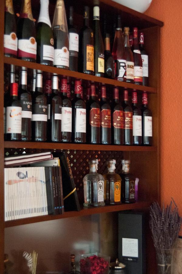 Hostal Montserrat Tona Zewnętrze zdjęcie